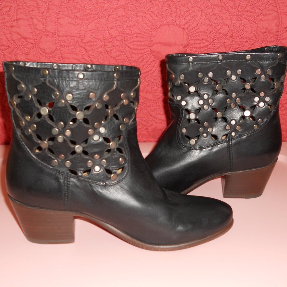 Frye 7 Black Leather Laser Cut Western Boots - Picture 3 of 9